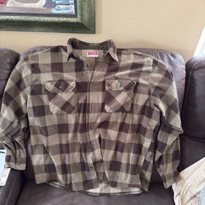 Wrangler Men’s XL Flannel Shirt